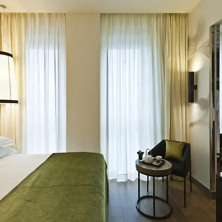 Starhotels Echo 4* Milano