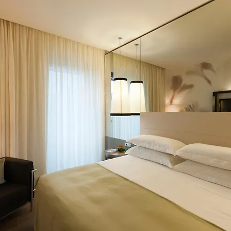 Ξενοδοχείο Starhotels Echo 4*
