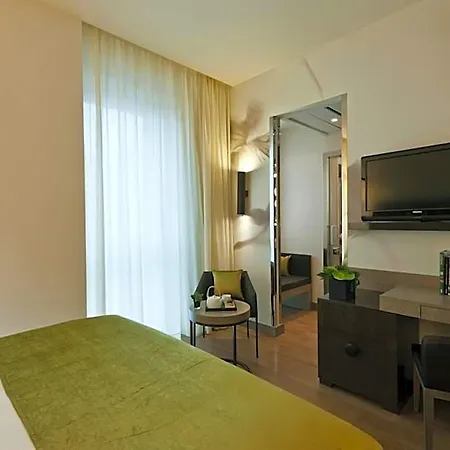 Starhotels Echo 4* מילאנו